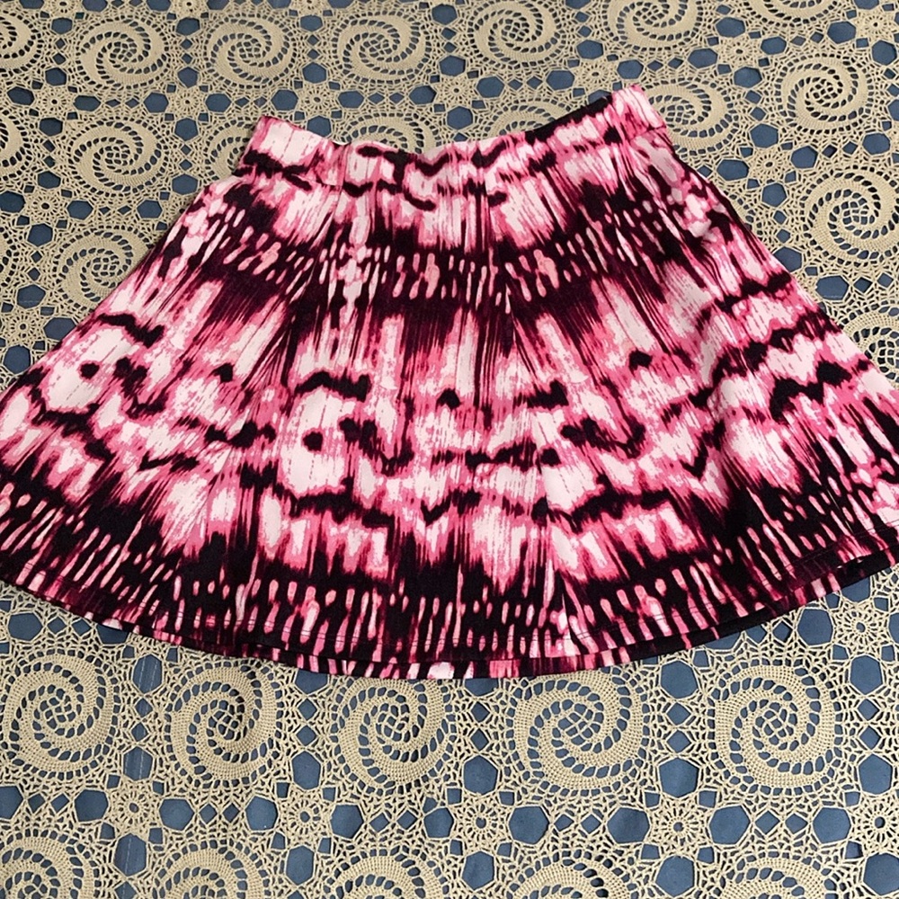 Decree Two-Piece Set - Picture 6 of 10